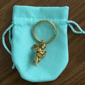 A cherub to watch over your keys! How cute!